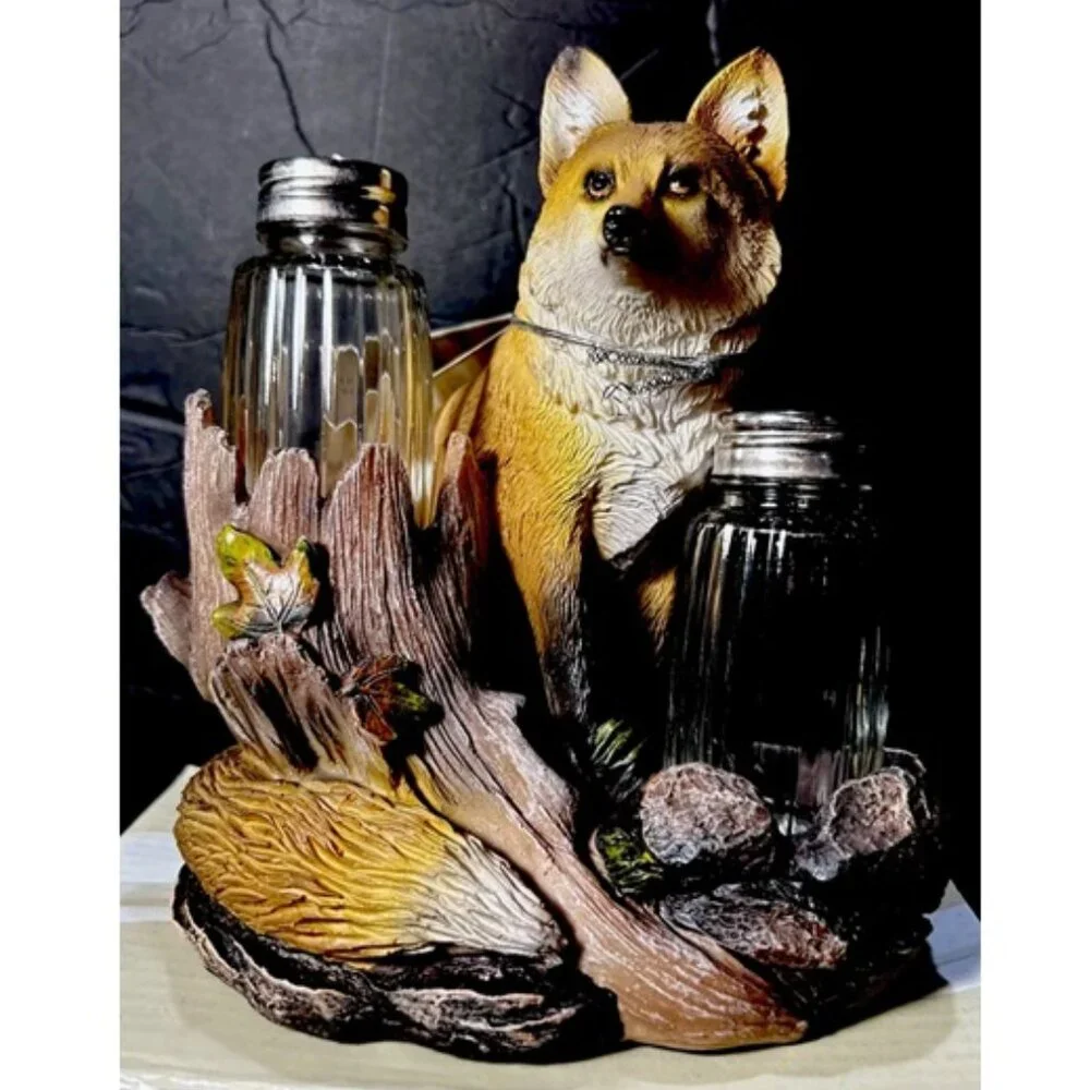 Red Fox Hiding behind a Tree Stump Salt and Pepper Set 6 3/4
